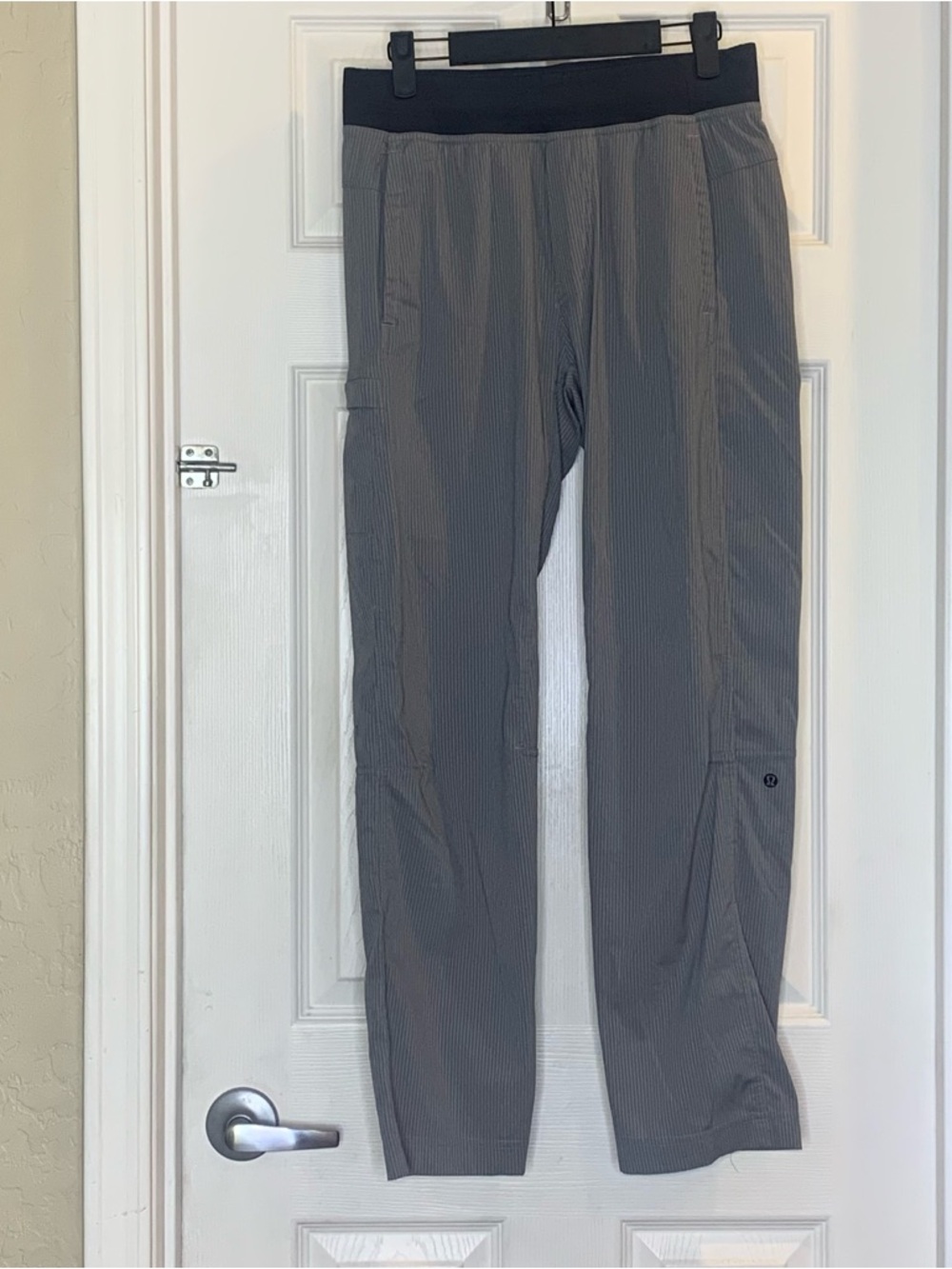 Lululemon Seawall Track Pant 2.0
Heathered Slate / Deep Coal Size Small